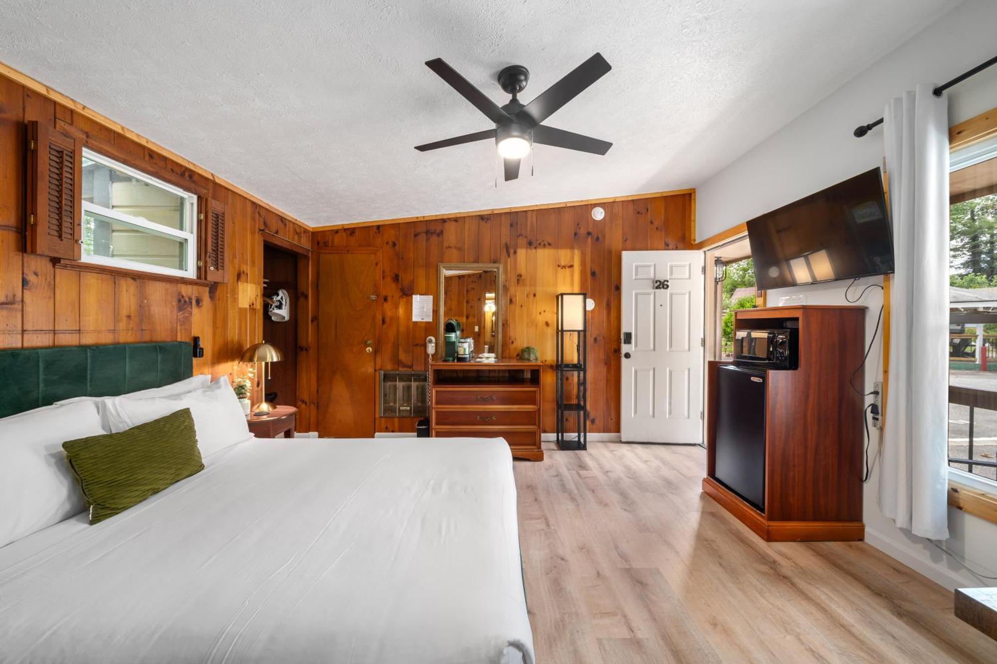 Cedarwood Inn Hendersonville Eksteriør bilde