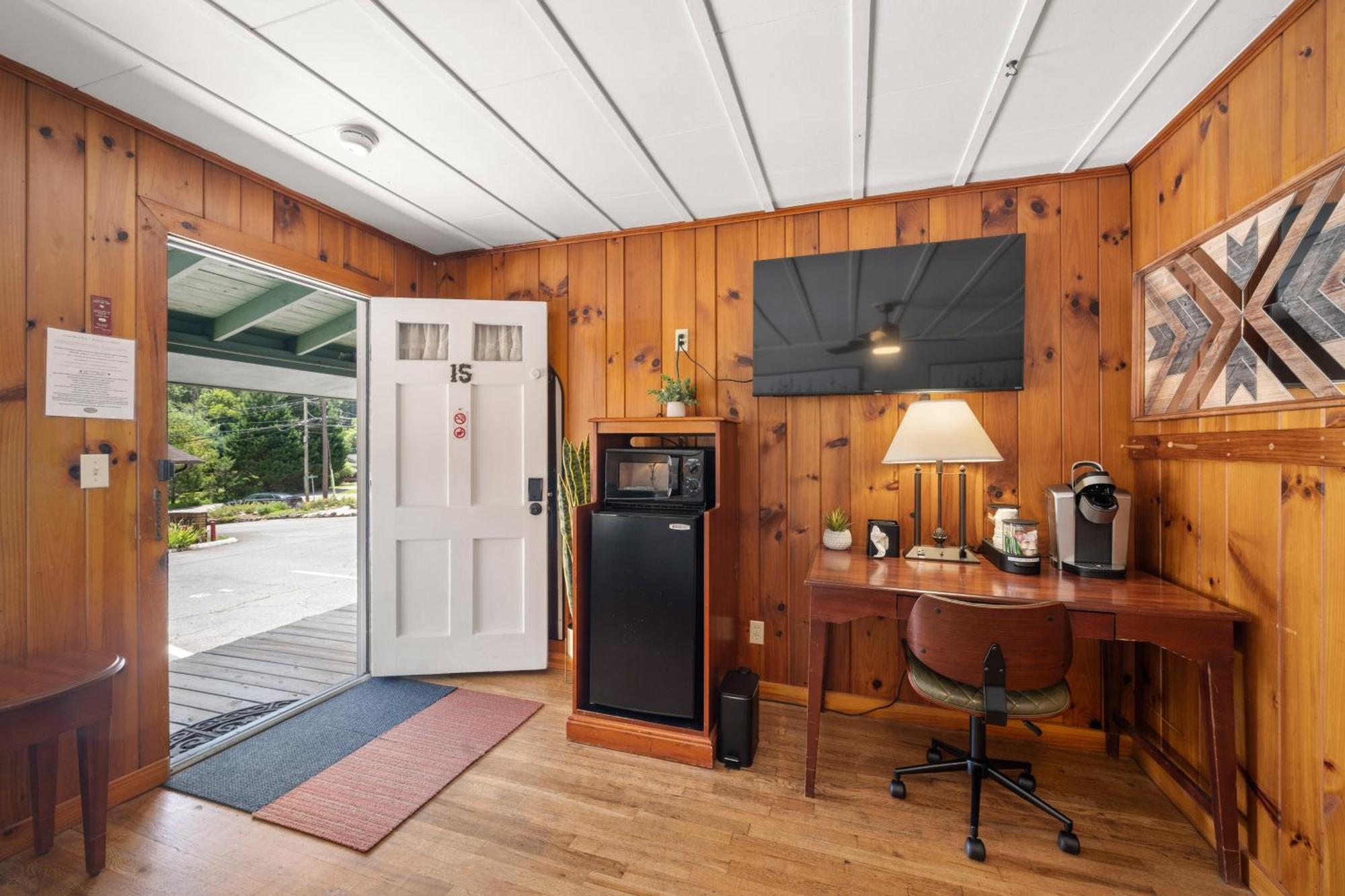 Cedarwood Inn Hendersonville Eksteriør bilde