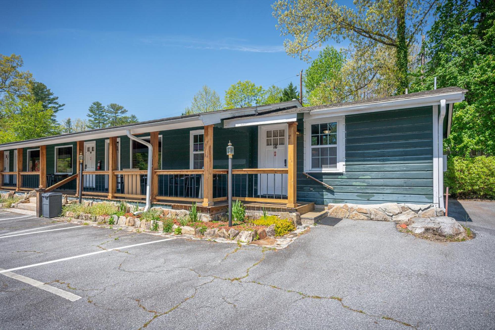Cedarwood Inn Hendersonville Eksteriør bilde
