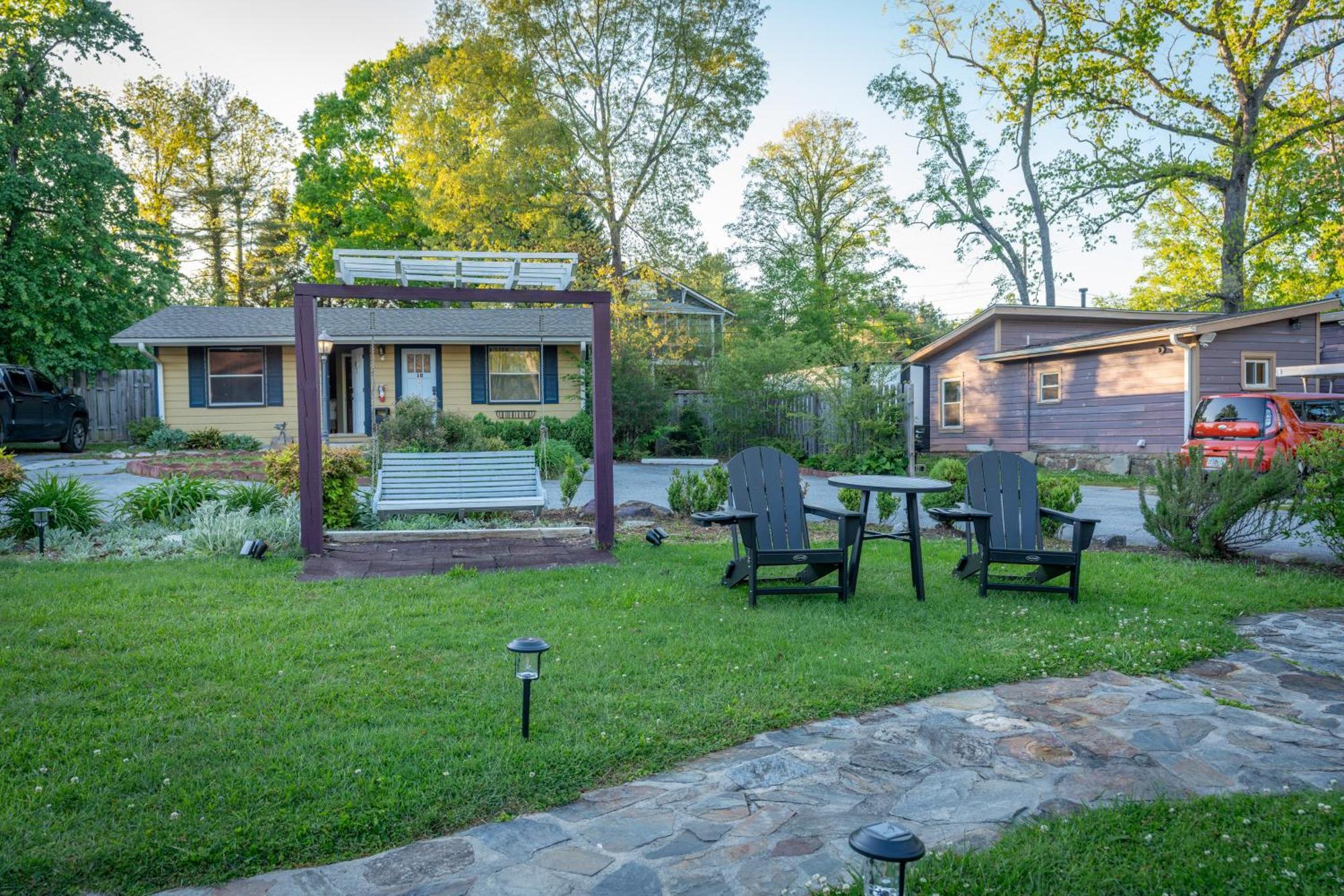 Cedarwood Inn Hendersonville Eksteriør bilde