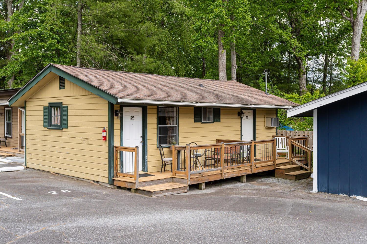 Cedarwood Inn Hendersonville Eksteriør bilde