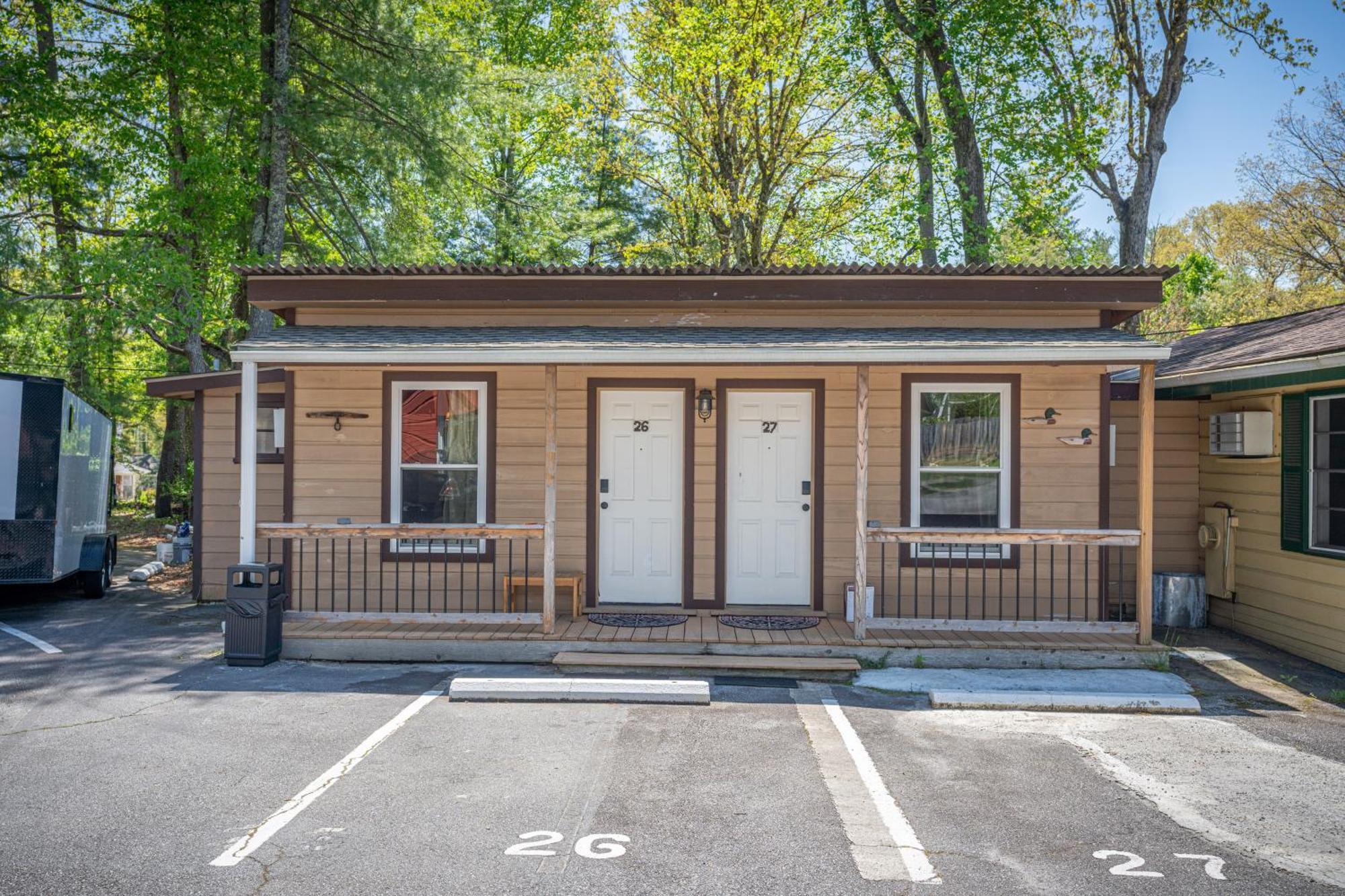 Cedarwood Inn Hendersonville Eksteriør bilde